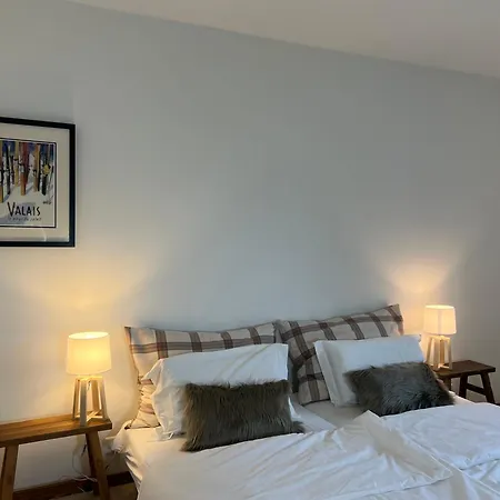 With A Garden, Close To Golf Daire Lens