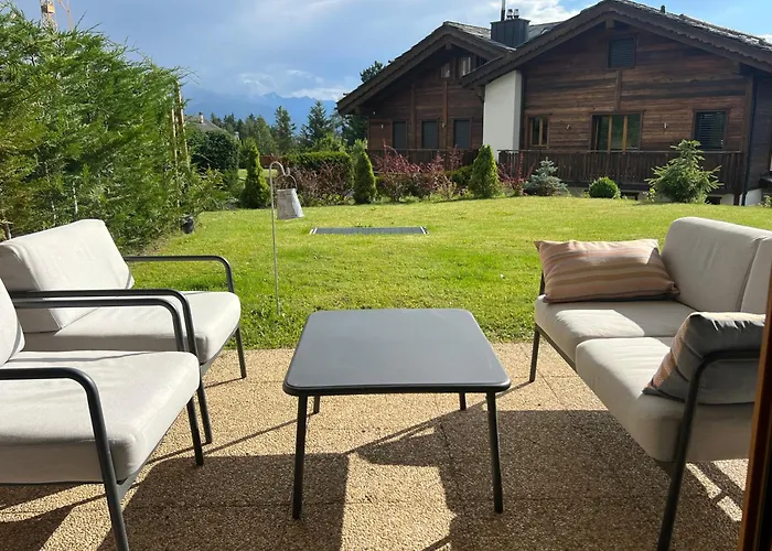 Апартаменты With A Garden, Close To Golf Ланс