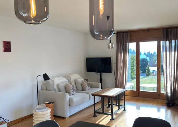 With A Garden, Close To Golf Апартаменты Ланс