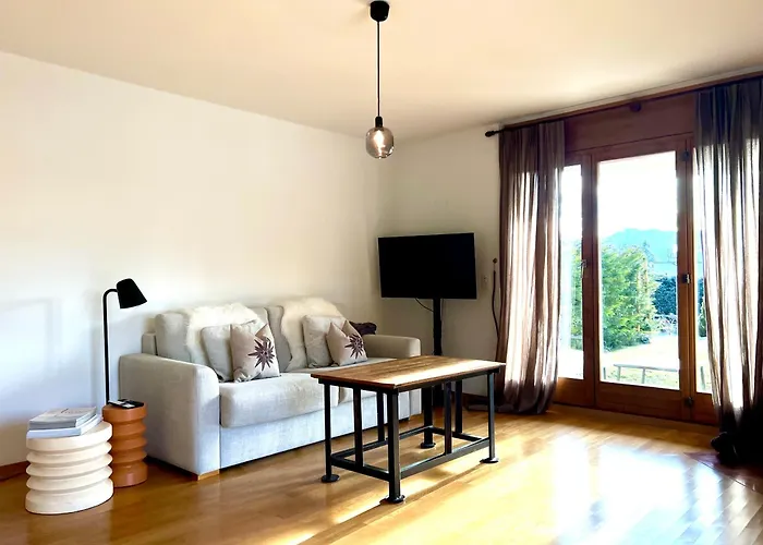 With A Garden, Close To Golf * Ланс