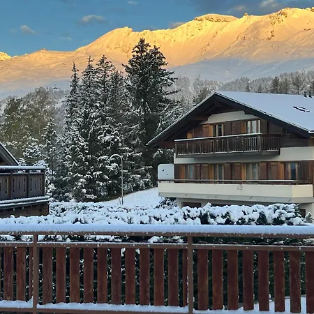 With A Garden, Close To Golf * Lens