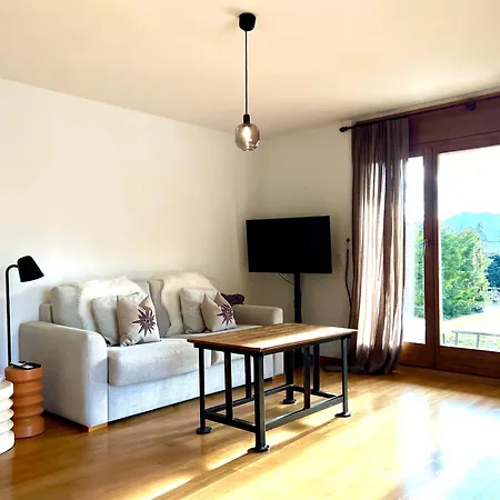 With A Garden, Close To Golf * Lens